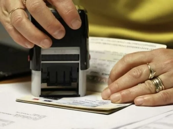 UAE : Golden Visa होल्डर्स को मिलती है कई सुविधाएं, स्पॉन्सर की नहीं होती है जरूरत और जॉब चेंज भी आसान