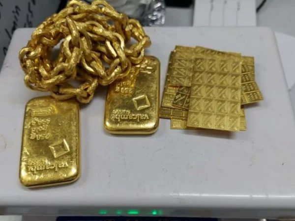 IGI Airport पर Oman से आए आरोपी के पास बरामद किया गया 80 लाख रुपए का सोना, तीन गिरफ्तार