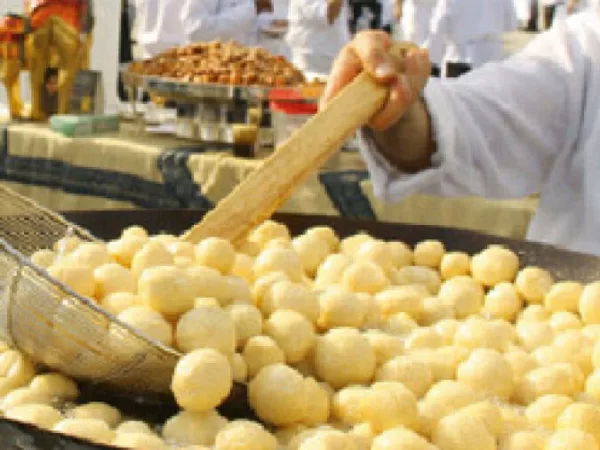 UAE : खाद्य सुरक्षा नियमों का उल्लंघन पड़ा भारी, अधिकारियों ने प्रतिष्ठान पर लगाया ताला