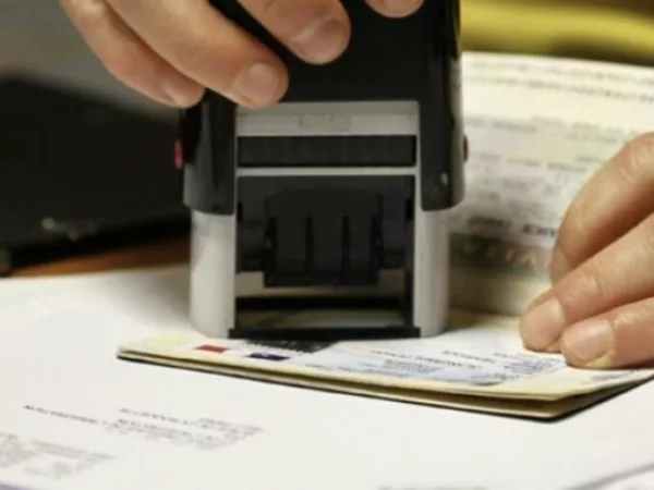 KUWAIT : VISIT VISA पर ओवरस्टे करने वाले प्रवासियों के लिए अलर्ट, जल्द ही सुधार करना जरूरी