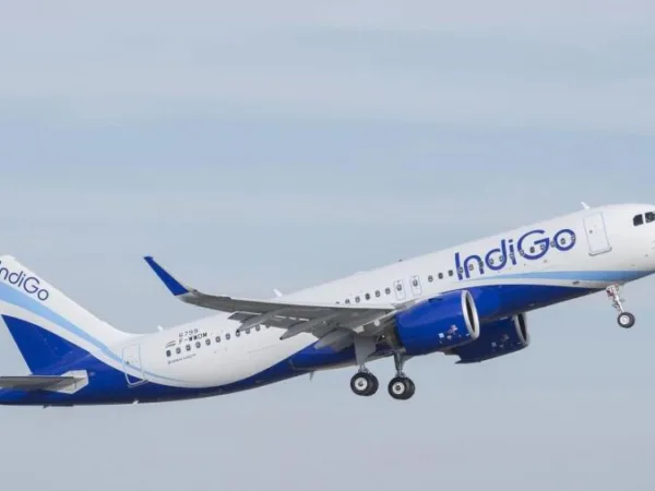 INDIGO FLIGHT में यात्रियों की अटकी जान, लैंडिंग से पहले केवल 2 मिनट का बचा था ईंधन