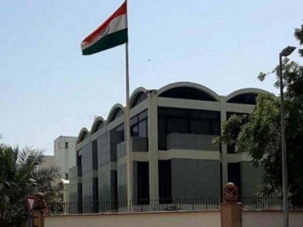 दुबई में भारतीय दूतावास ने जारी किया हेल्पलाइन नंबर, आंधी तूफान में रहें सुरक्षित और किसी परेशानी में तुरंत करें संपर्क