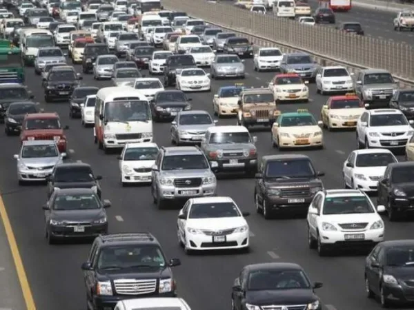 UAE में भारी बारिश के दौरान किए गए यातायात नियम उल्लंघन को ट्रैफिक पुलिस ने किया माफ, वाहन चालकों के लिए राहत भरी खबर