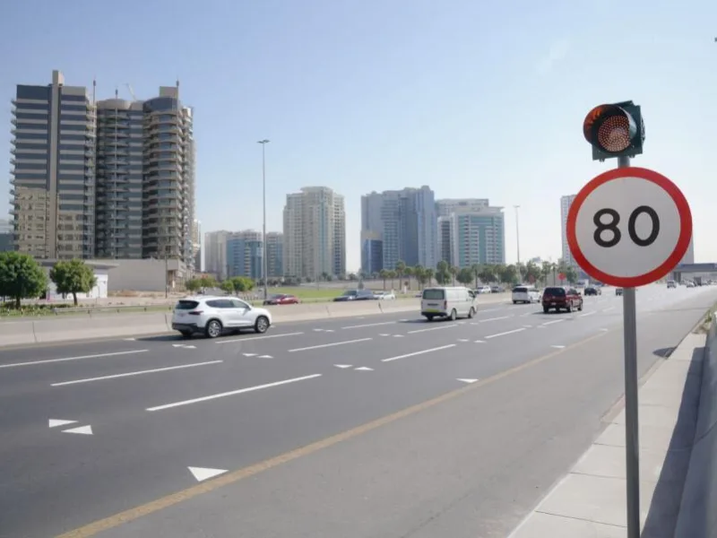 UAE : वाहन चालकों के लिए जारी किया गया अलर्ट, स्पीड लिमिट के अनुसार ही सड़क पर करें आवागमन
