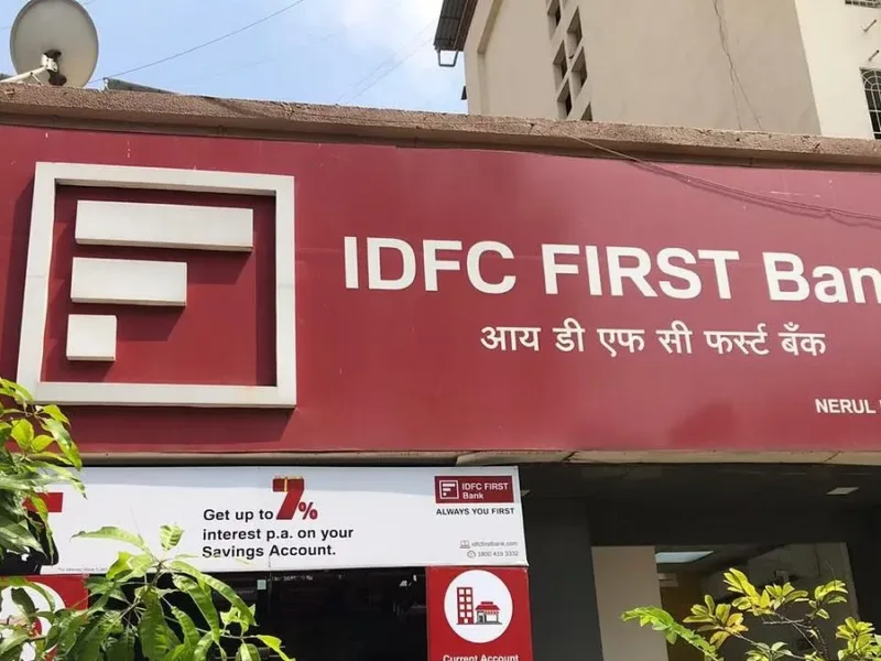 HDFC के बाद देश का एक और बड़ा Banking Merger बढ़ा आगे, IDFC में हैं अकाउंट तो कस्टमर्स को मिलेगा और बड़ा बैंक.