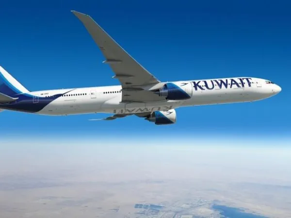 Kuwait जा रही फ्लाईट में बीच रास्ते में महिलाओं के बीच शुरू हो गई लड़ाई, पायलट ने मजबूर होकर किया डायवर्ट