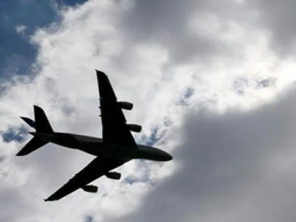 Flight की टेक ऑफ के तुरंत बाद कराई गई इमरजेंसी लैंडिंग, विंग में खराबी के कारण लिया गया फैसला