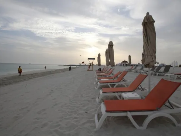 UAE में Al Hamriya Beach पर जाने वाले लोगों के लिए अपडेट, शुरू की गई है फ्लोटिंग चेयर सर्विस
