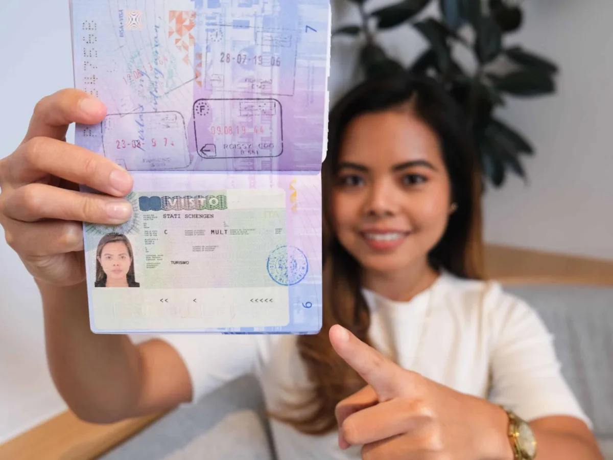 25 विदेश जाना हुआ महँगा. VISA शुल्क में लागू हुआ नया बढ़ोतरी. 11 जून से देना पड़ेगा नया रेट से Permit Fee.