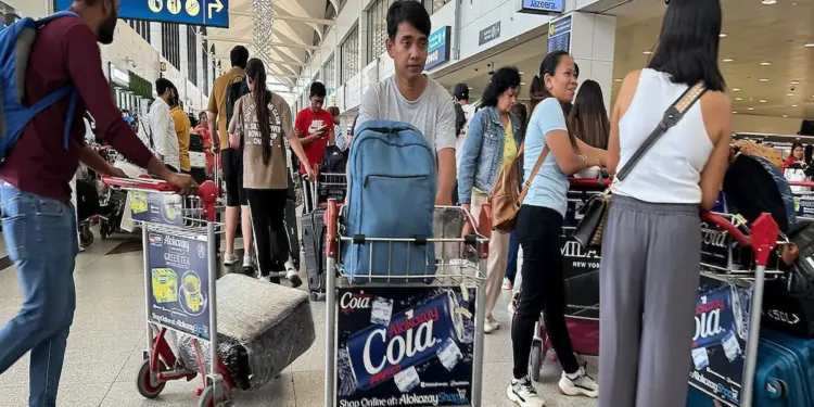 ईरान-इज़राइल तनाव के बीच UAE फ्लाइट रद्द या डायवर्ट होने पर क्या करें