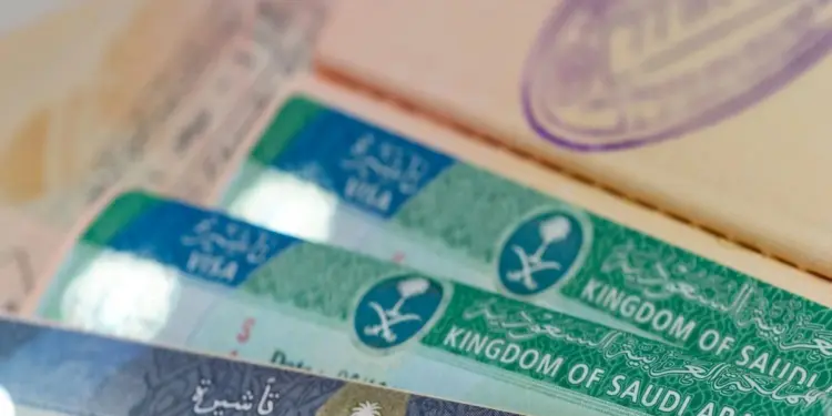 सऊदी की वीज़ा सख्ती को लेकर खाड़ी देशों में मची हलचल