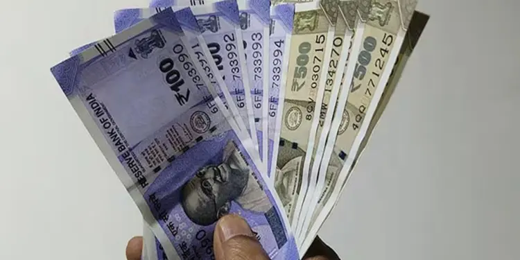 सऊदी अरब और यूएई से भारत में क्यों आ रहा है इतना पैसा