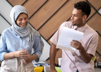 ईरान के द्वारा अमेरिकी सैन्य अड्डे पर हमले के बाद कुछ UAE कंपनियों ने वर्क फ्रॉम होम की सुविधा दी