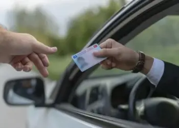 UAE की नई पहल, टॉप छात्रों को शारजाह में मिलेगा फ्री ड्राइविंग लाइसेंस