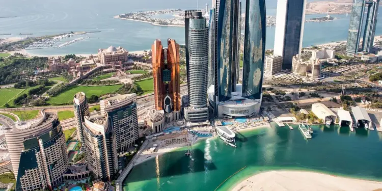 अबू धाबी और दुबई में फंसी कानपुर की 50 फैमिली