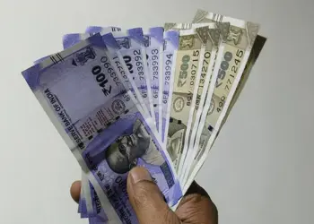 UAE से भारत मनी ट्रांसफर करना हुआ बिल्कुल फ्री