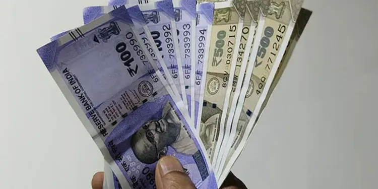 UAE से भारत मनी ट्रांसफर करना हुआ बिल्कुल फ्री