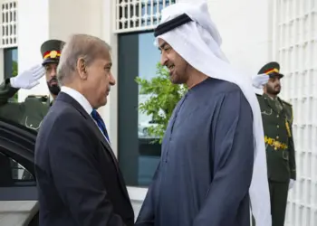 यूएई के राष्ट्रपति और पाकिस्तान के प्रधानमंत्री के बीच द्विपक्षीय सहयोग व क्षेत्रीय हालात पर चर्चा, अबू धाबी में हुआ भव्य स्वागत