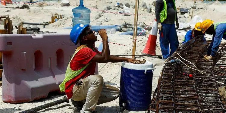 UAE में ‘Midday Break’ की तैयारियां शुरू, 15 जून से लागू होगा नियम