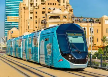 दुबई मरीना टॉवर में आग लगने के बाद दुबई ट्राम सेवा अस्थायी रूप से निलंबित