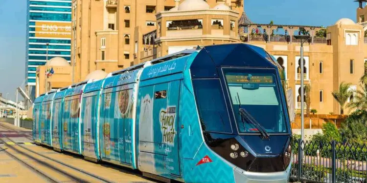 दुबई मरीना टॉवर में आग लगने के बाद दुबई ट्राम सेवा अस्थायी रूप से निलंबित