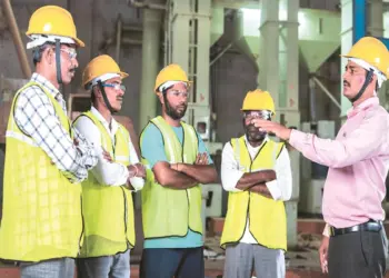 दुबई में कामगारों को गर्मियों में मिलेगा फ्लेक्सिबल वर्किंग ऑवर्स