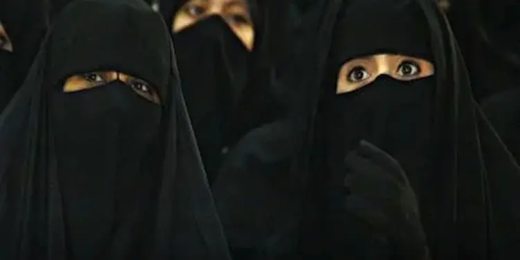 कुवैत में पहली बार उच्च सार्वजनिक अभियोजन विभाग में महिलाओं की नियुक्ति