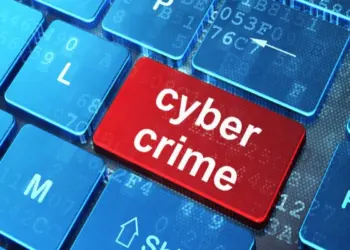 अबू धाबी पुलिस की माता-पिता से अपील अपने बच्चों को साइबर अपराधों से बचायें