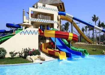 ओमान के सलालाह में खुला दुनिया का सबसे बड़ा इन्फ्लेटेबल मनोरंजन पार्क