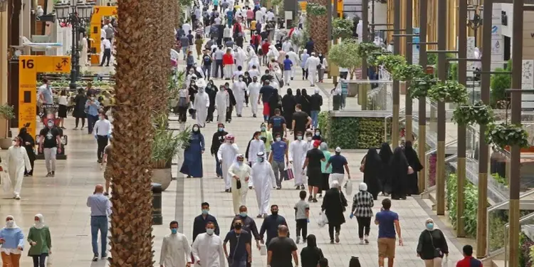 कुवैत की अर्थव्यवस्था में महत्वपूर्ण योगदान, कुवैत का हर 5वां व्यक्ति भारतीय