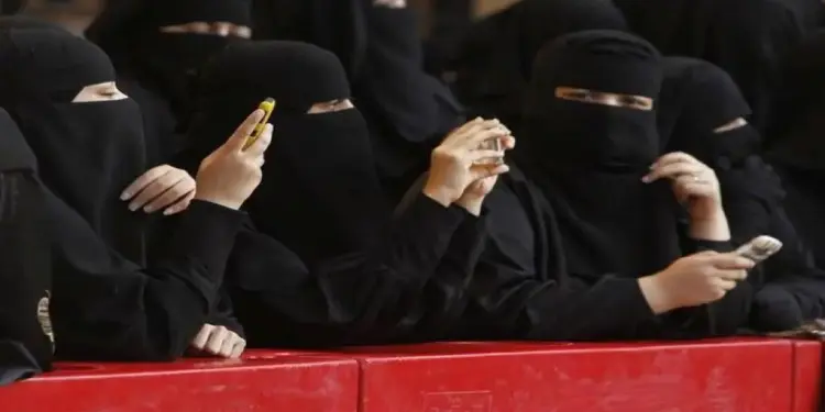 सऊदी की सरकार पर महिला अधिकार कार्यकर्ताओं की यात्रा पर रोक लगाने का आरोप