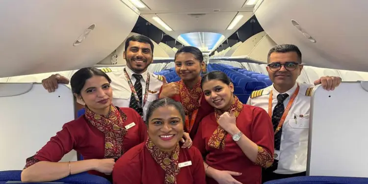 हजारों फीट की ऊंचाई पर मस्कट से भारत आ रही एयर इंडिया की फ्लाइट में महिला ने दिया बच्चे को जन्म