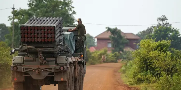 थाइलैंड और कंबोडिया के बीच सैन्य संघर्ष जारी, कंबोडिया में भारतीय दूतावास ने अपने नागरिकों के लिए जारी की एडवाइजरी