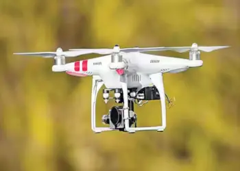 UAE में ड्रोन उड़ाना हुआ और सख्त, अब वेबसाइट पर करना होगा रजिस्ट्रेशन