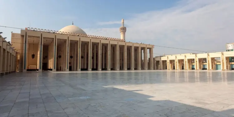 कुवैत ने राष्ट्रीय पहचान की रक्षा के लिए नागरिकता क़ानून को सख्त करने की पहल की