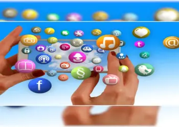 यूएई पुलिस का अलर्ट, सोशल मीडिया पर सिर्फ पोस्ट ही नहीं, कमेंट और रिप्लाई से भी हो सकती है जेल और लाखों का जुर्माना