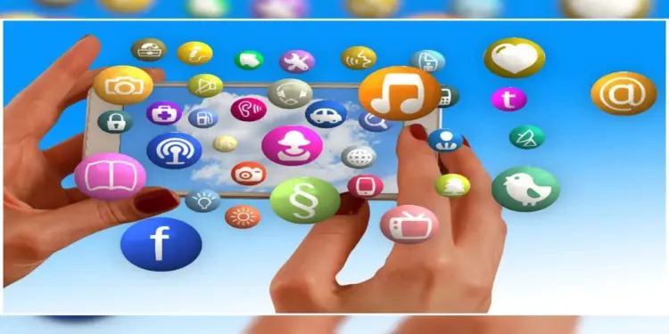 यूएई पुलिस का अलर्ट, सोशल मीडिया पर सिर्फ पोस्ट ही नहीं, कमेंट और रिप्लाई से भी हो सकती है जेल और लाखों का जुर्माना