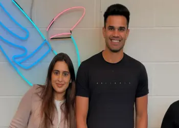 सचिन तेंदुलकर के बेटे अर्जुन तेंदुलकर ने जाने-माने बिजनेसमैन की पोती से रचाई सगाई