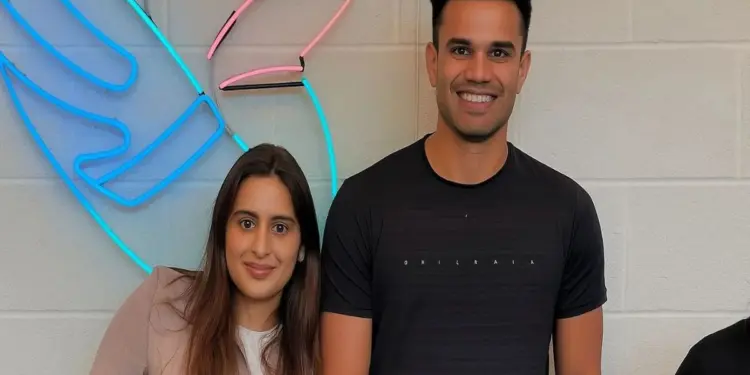 सचिन तेंदुलकर के बेटे अर्जुन तेंदुलकर ने जाने-माने बिजनेसमैन की पोती से रचाई सगाई