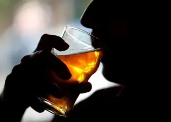 कुवैत में जहरीली शराब पीने से भारतीयों समेत 13 प्रवासियों की मौत, 21 लोग हुए अंधेपन का शिकार, 51 लोगों की किडनी हुई खराब