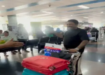 यूएई में हजारों भारतीयों को रोजगार दिलवाने वाले रियल लाइफ गफूर की पांच दशकों बाद वतन वापसी, ढोल-नगाड़ों से गूंज उठा पूरा  गांव