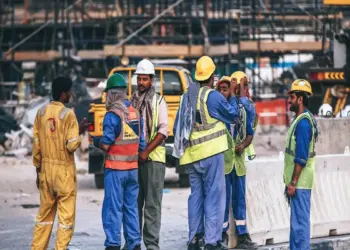 यूएई में काम करने वाले ब्लू-कॉलर वर्कर्स के लिए खुशखबरी, अब सैलेरी सीधे पहुंचेगी डिजिटल वॉलेट में