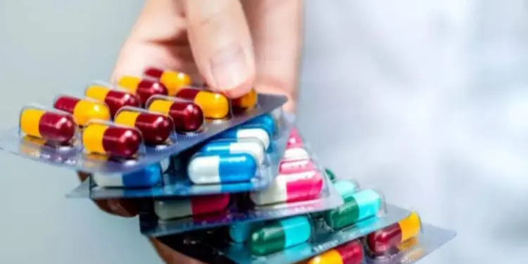 नियंत्रित दवाओं के नियम का उल्लंघन करने के आरोप में अबू धाबी में 6 डॉक्टर सस्पेंड