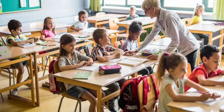 यूएई की स्कूलों में बच्चों का आकलन अब सालभर के प्रदर्शन के आधार पर होगा