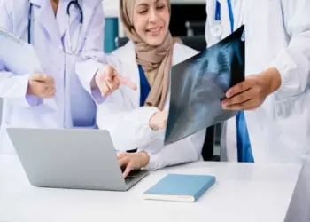 आप भी दुबई में शिफ्ट होने का बना रहे हैं प्लान तो रेसिडेंस वीजा के लिए मेडिकल फिटनेस टेस्ट है जरूरी