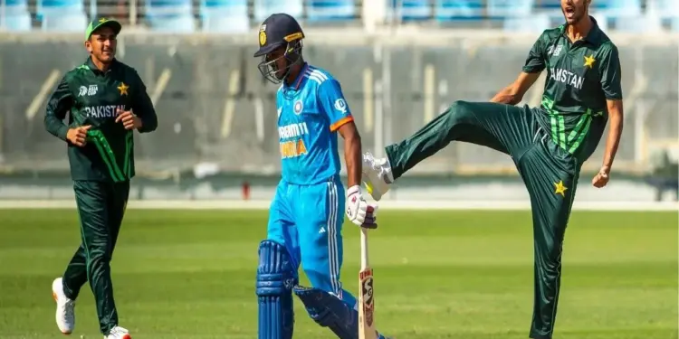 एशिया कप 2025 में भारत और पाकिस्तान के बीच होने वाले मैच के फैसले पर सरकार पर उठ रहे हैं कई सवाल