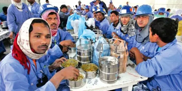 सऊदी में फंसे भारतीय कामगारों की मदद के लिए आगे आया भारतीय दूतावास