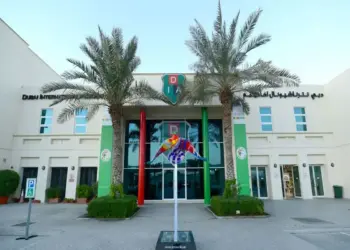 दुबई की Emirates International School में स्टूड्टेंस द्वारा मोबाइल का इस्तेमाल किए जाने पर लगा बैन