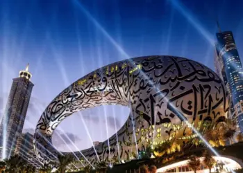 जीरो टैक्स नीति और सुविधाजनक लग्जरी लाइफस्टाइल दुनिया भर के करोड़पतियों को दुबई की ओर कर रही है आकर्षित