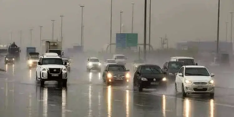 दुबई सहित यूएई के कई शहरों में बारिश को लेकर अलर्ट जारी